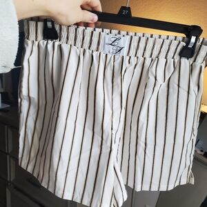 Forever 21 Boxer Style shorts, with LA on front, size M, NWT